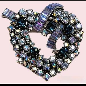 Elegant Heart-Shaped Crystal Brooch